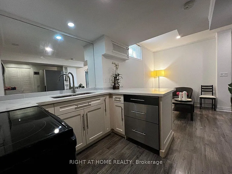 24 Jondan Cres — Photo 1