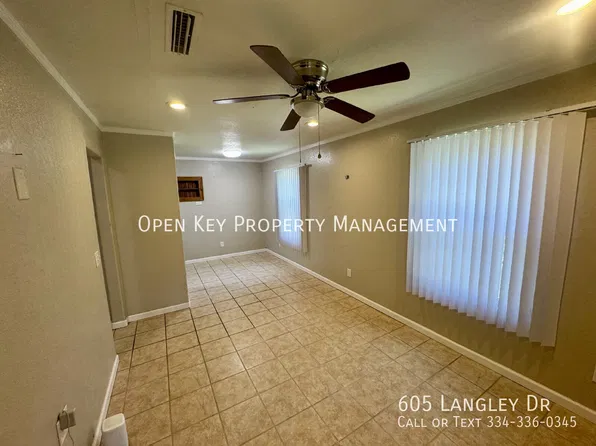 605 Langley Dr, Dothan, AL 36301