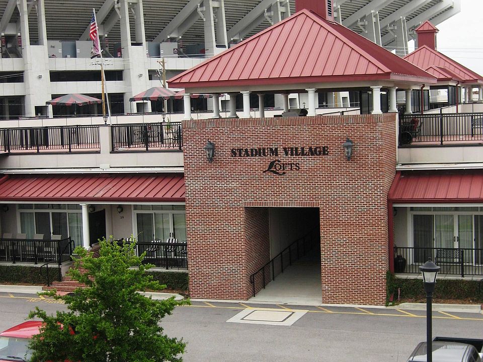 STADIUM VILLAGE LOFTS