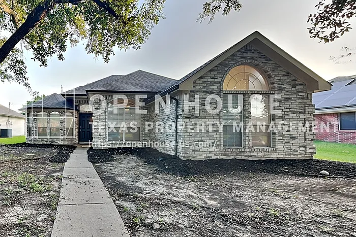 1115 Old Knoll Dr