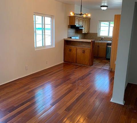 3rd image of 1036 N Stanley Ave APT 10