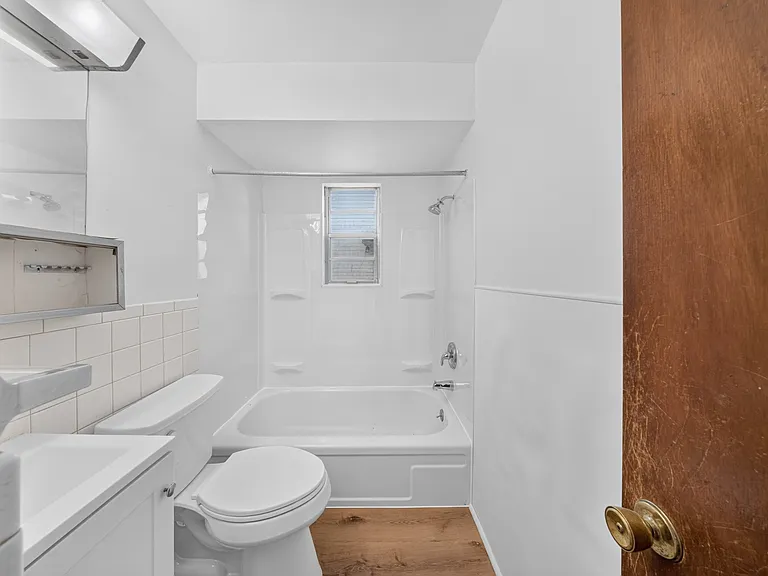 1095 Saint Michaels Ave #1095 — Photo 15