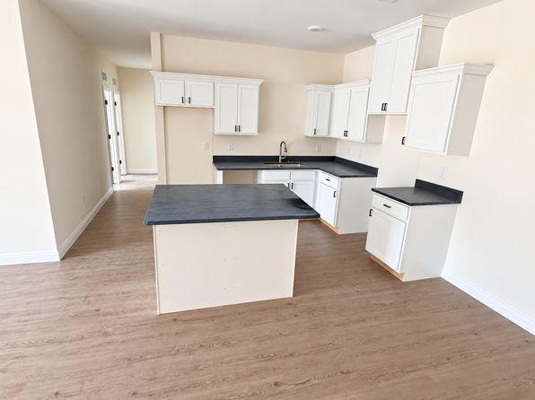135 Pinnacle Pl #4