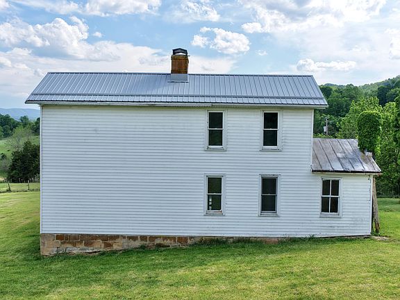 4th image of 725 Old Spruce Rd