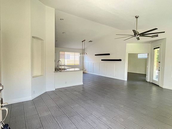 5th image of 2670 E Hulet Dr