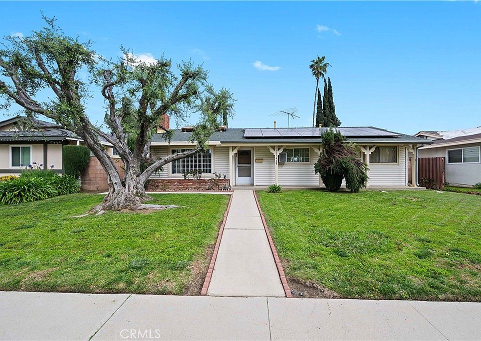 1st image of 7954 Fallbrook Ave