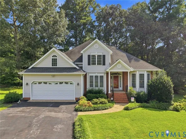 13725 Nairn Ct, Chester, VA 23831