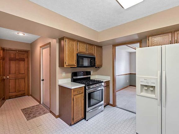 4th image of 7218 Basswood Dr