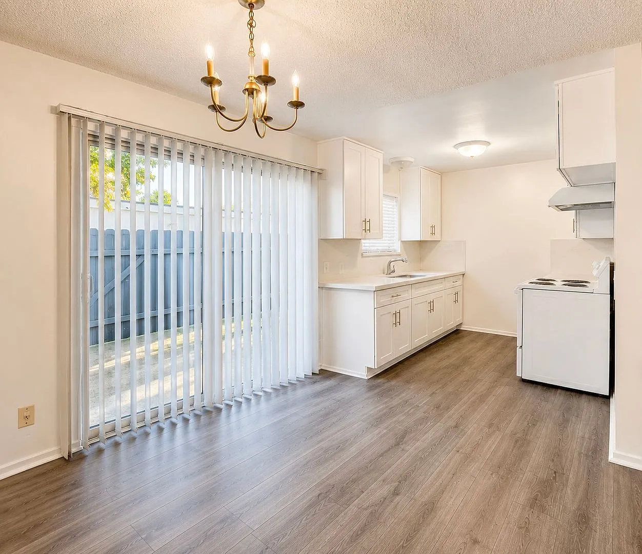 Cypress St. - 474 GOLD — Photo 4