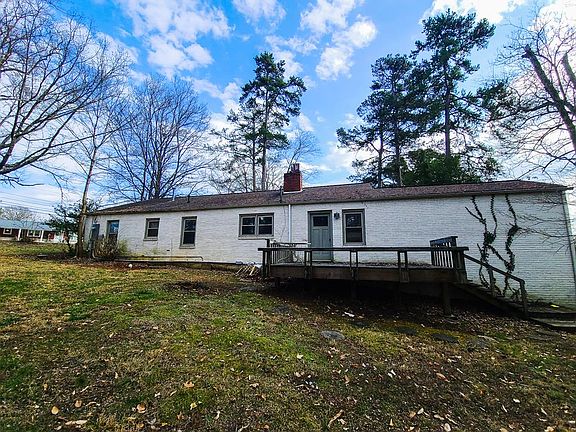 3rd image of 401 Apple Blossom Ln