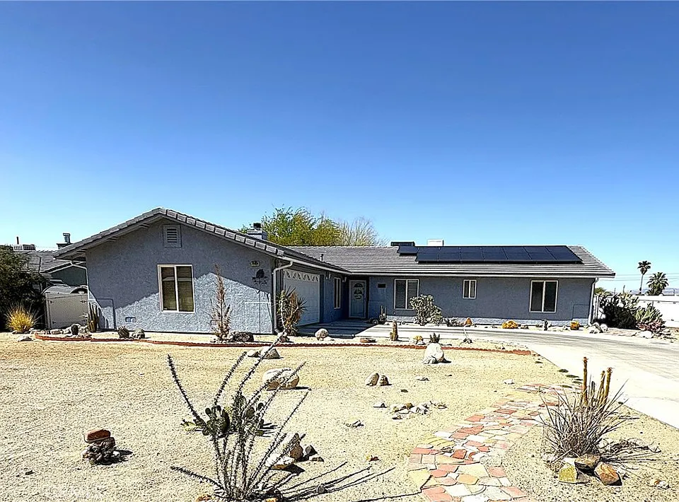74404 Pinon Dr