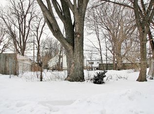 Hayes Ave, Eastpointe, MI 48021