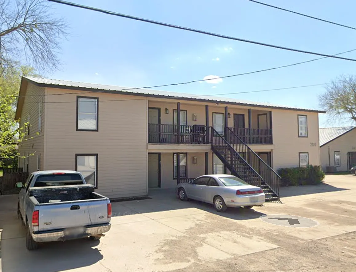 2 bed, 865 sqft, $800 — Photo 1