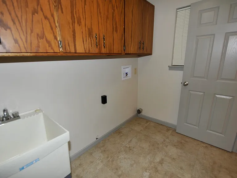 9972 N Hillview Dr — Photo 39