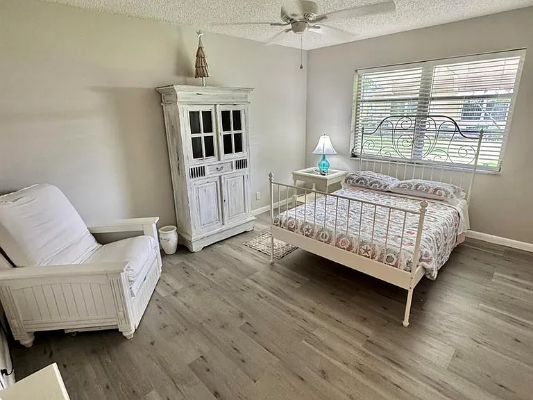 1342 High Point Way #D — Photo 21