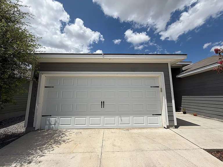 616 Ashers Pl — Photo 2