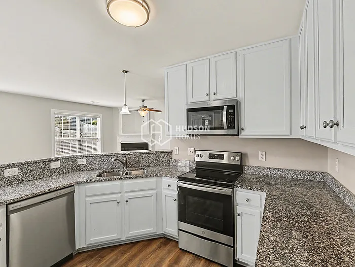 1728 Heisser Ln — Photo 9