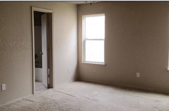 4th image of 421 Eagle Creek Way