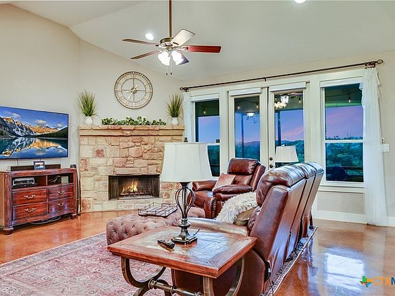 5th image of 1007 La Paloma Dr