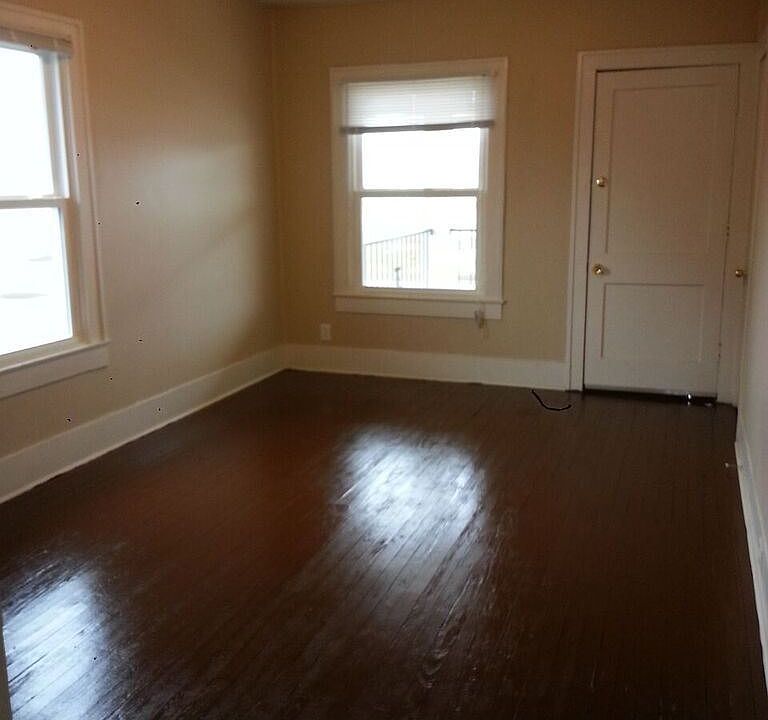 2nd image of 943 Central Ave APT 4