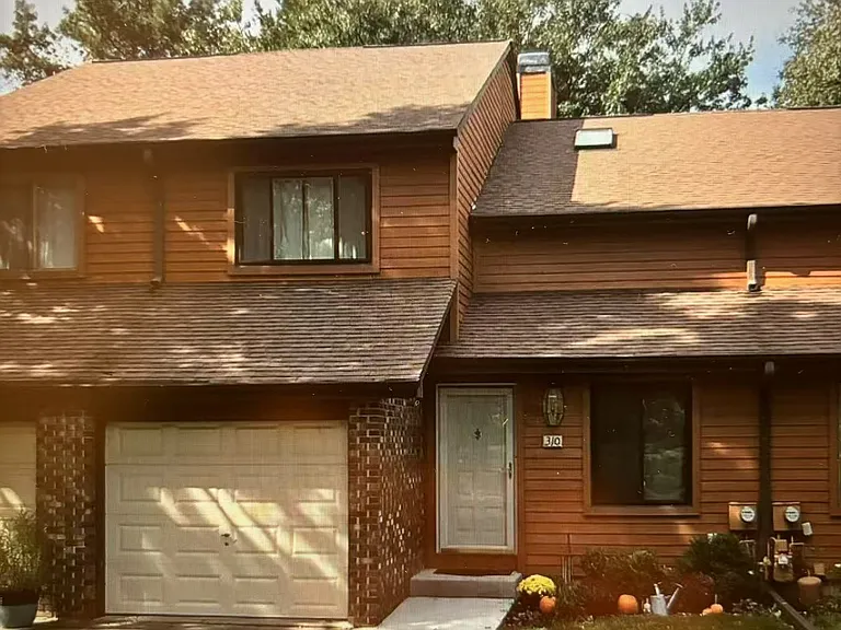310 Winding Way — Photo 2
