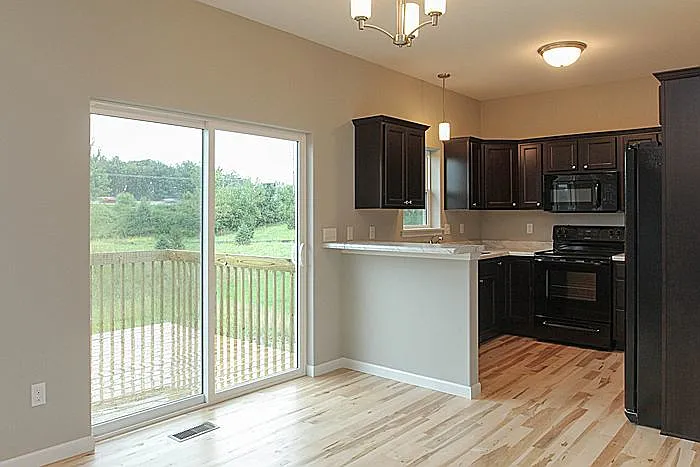 4 Bedroom, 3 bath close to University — Photo 3