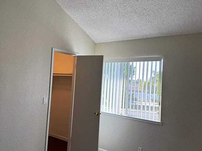 1354 Daniel Ct — Photo 12