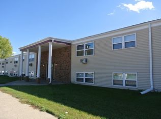 901 22nd Ave NW #8B, Minot, ND 58703