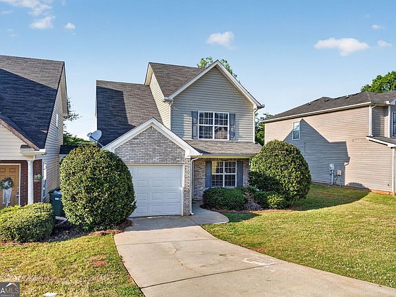 3rd image of 525 Carlton Pointe Dr