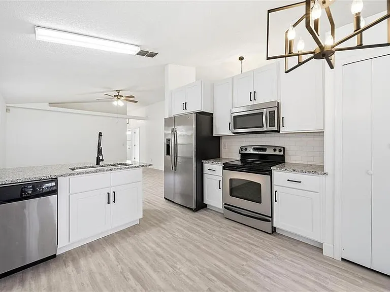 7151 Edgewater Shores Ct — Photo 6