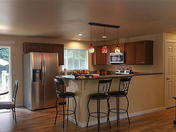 3rd image of 2818 SE Lela Ln