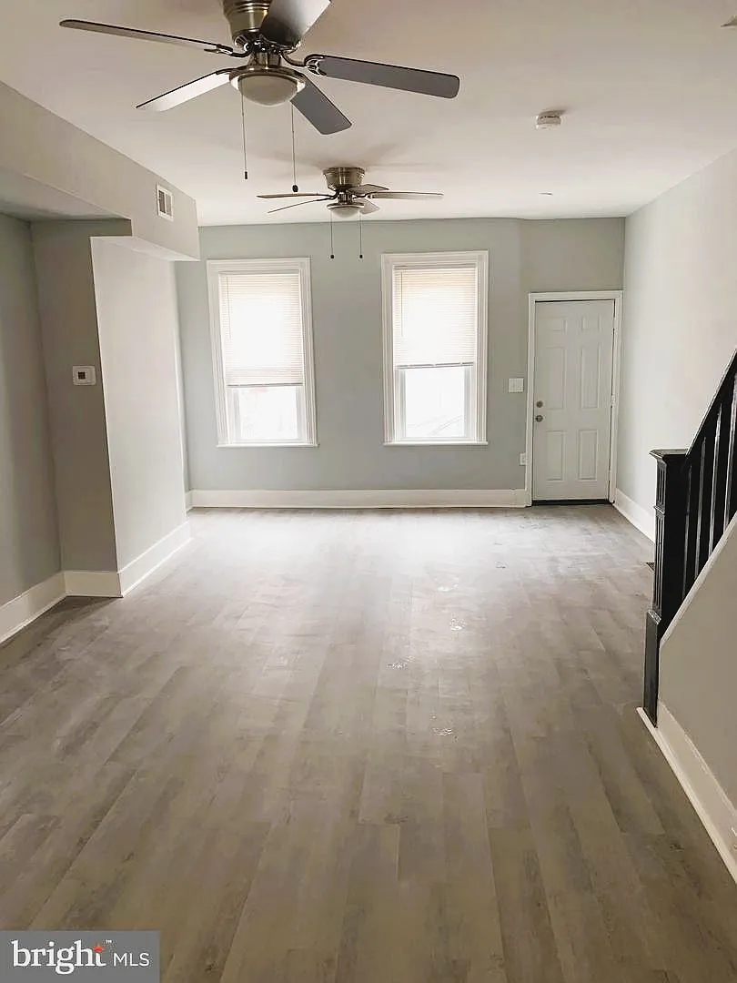 3 bed, 1000 sqft, $1,700 — Photo 4