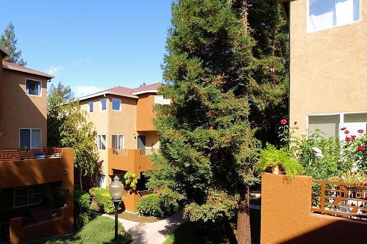 Balcony in a clean neighborhood