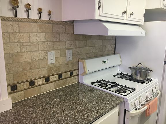 3rd image of 400 N Melrose Dr Space 5