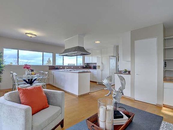 3rd image of 25255 La Loma Dr
