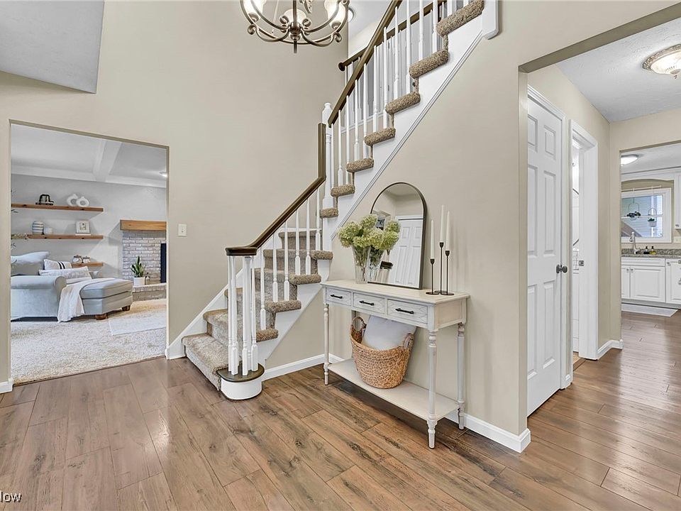 10141 Huntington Park Dr, Strongsville, OH 44136 | Zillow