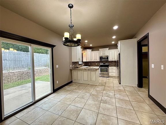 5th image of 5989 Melissa Ln