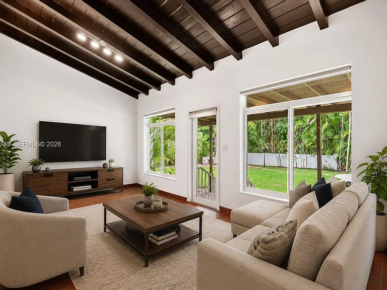 1808 Granada Blvd — Photo 12