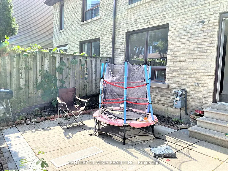 5 Thunder Grv — Photo 28