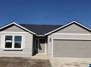 745 Cheadle Lake Ct, Lebanon, OR 97355