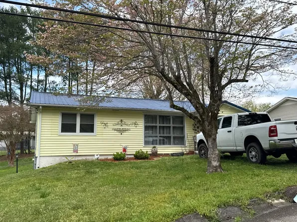 155 Hamilton Ave, Lenoir City, TN 37771