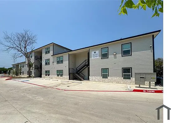 2 bed, 713 sqft, $1,160 — Photo 3