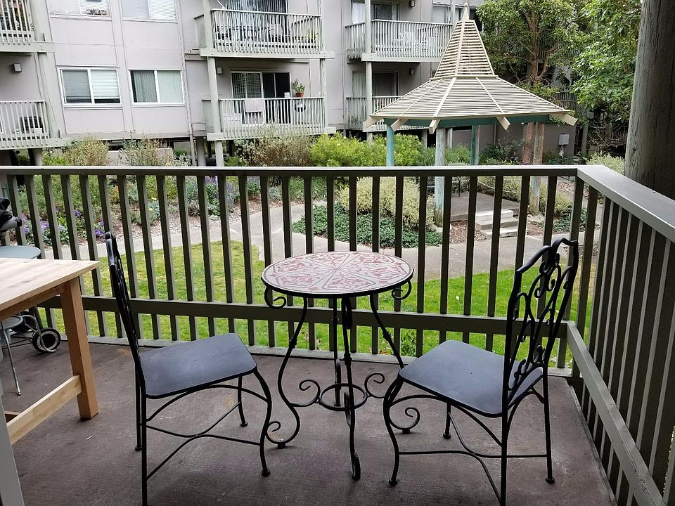 1st image of 381 Half Moon Ln APT 104