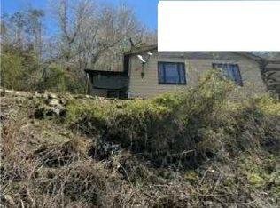 808 Lower Pompey Rd, Shelbiana, KY 41562