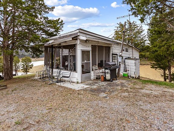 4th image of 2603 Jim Henry Rd