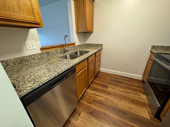 2nd image of 621 Gateway Ct APT G