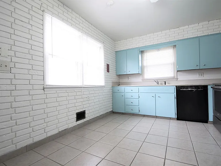 6913 Bedford Ave — Photo 5