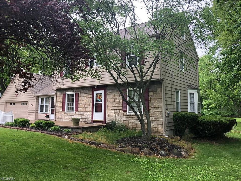 2nd image of 742 Golfview Ave