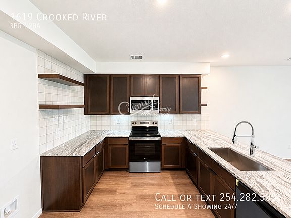 2nd image of 1619 Crooked River Ct