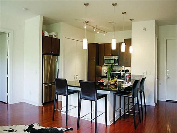 5th image of 2950 McKinney Ave APT 319